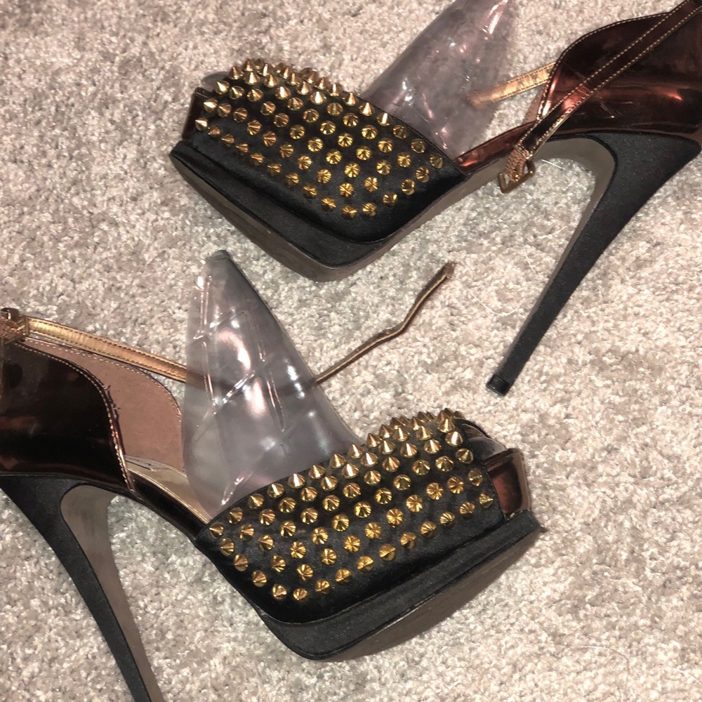 High heels - Picture 3 of 4